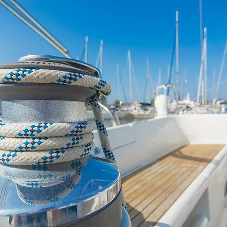 Botel Blue Star