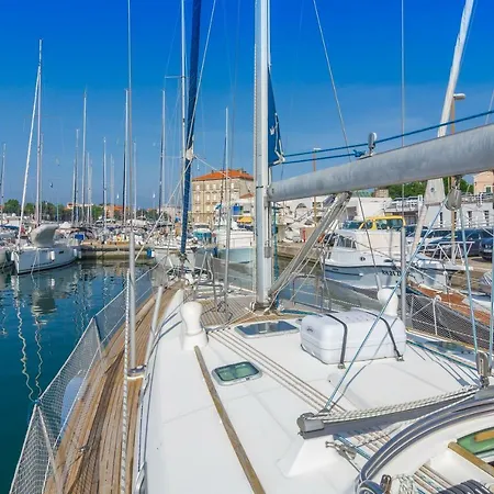 Blue Star Botel Zadar
